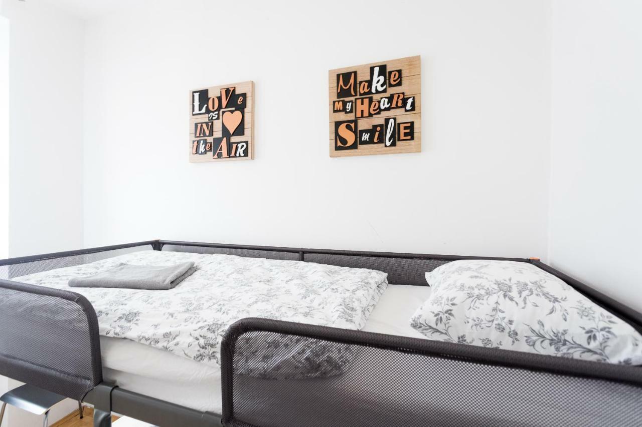 Lovely Two Level Apartment For Families Виена Екстериор снимка